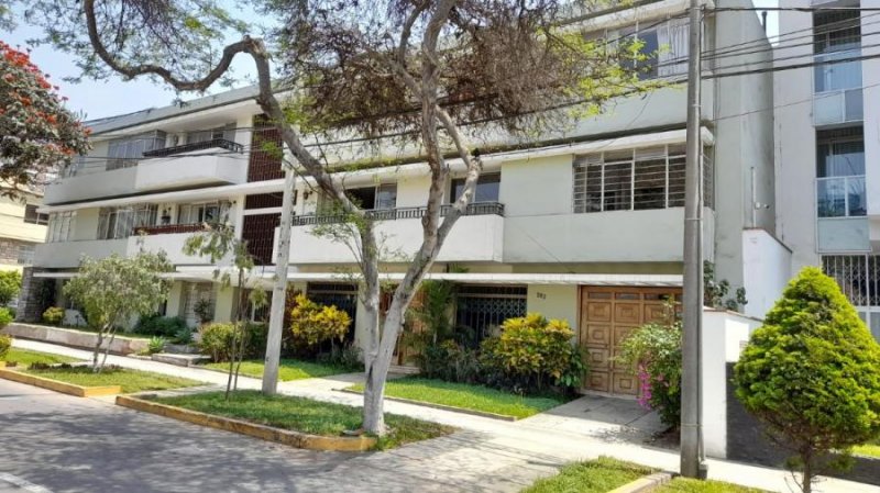 VENTA DE DEPARTAMENTO EN MIRAFLORES LÍMITE CON SAN ISIDRO